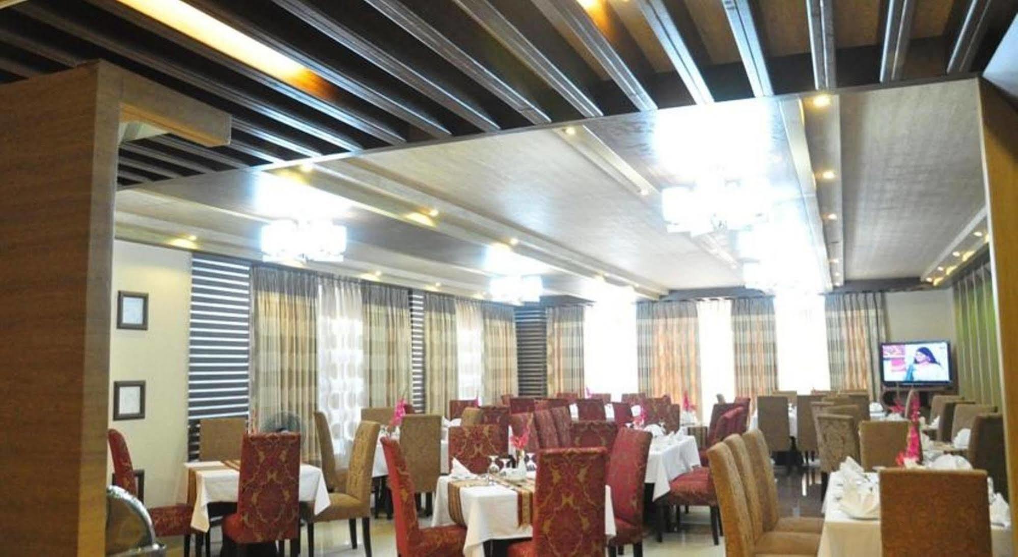 Marino Hotel - Best Near Airport Dháka Exteriér fotografie